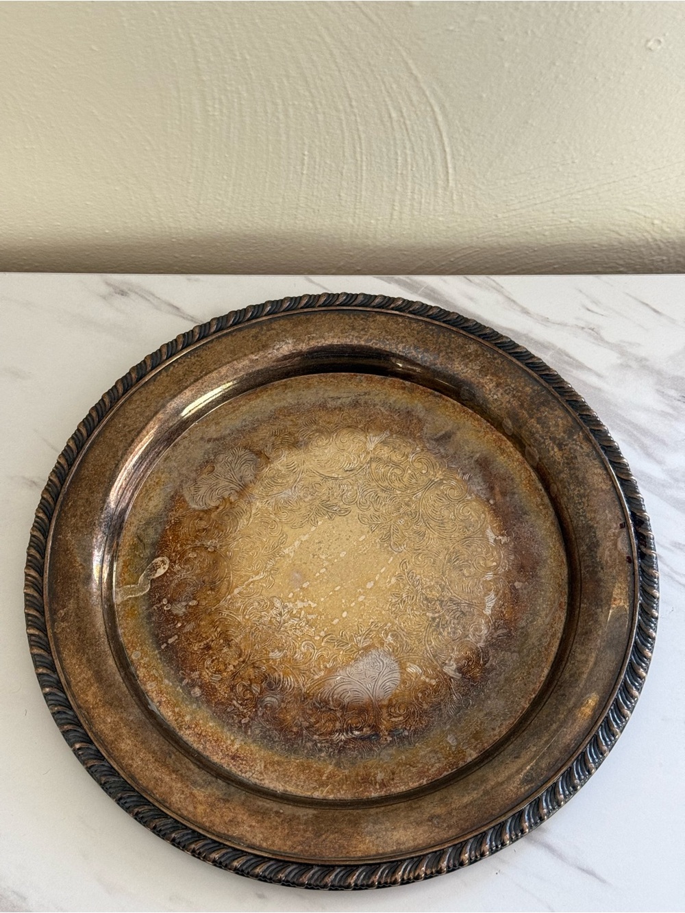 Oneida Silverplate Decor Pattern Round Tray‎ 12 Inch Post-1940 Ornate Platter